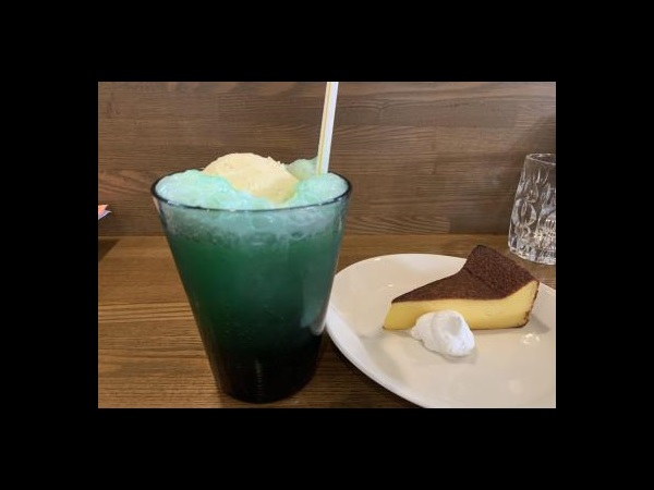 孤独のグルメ In 松江市宍道町 唐揚げとクリームソーダとチーズケーキ 島根ダイハツ販売株式会社